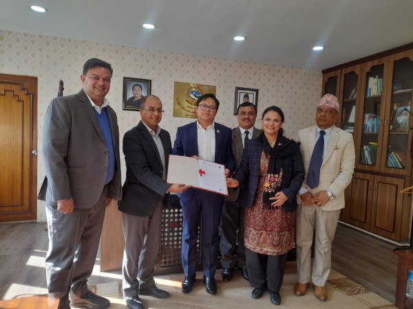 हवाई भाडा कम गर्दै नेपालको पर्यटन उद्योगलाई प्रतिस्पर्धी बनाउन पर्यटन मन्त्रीलाई परिसंघको आग्रह
